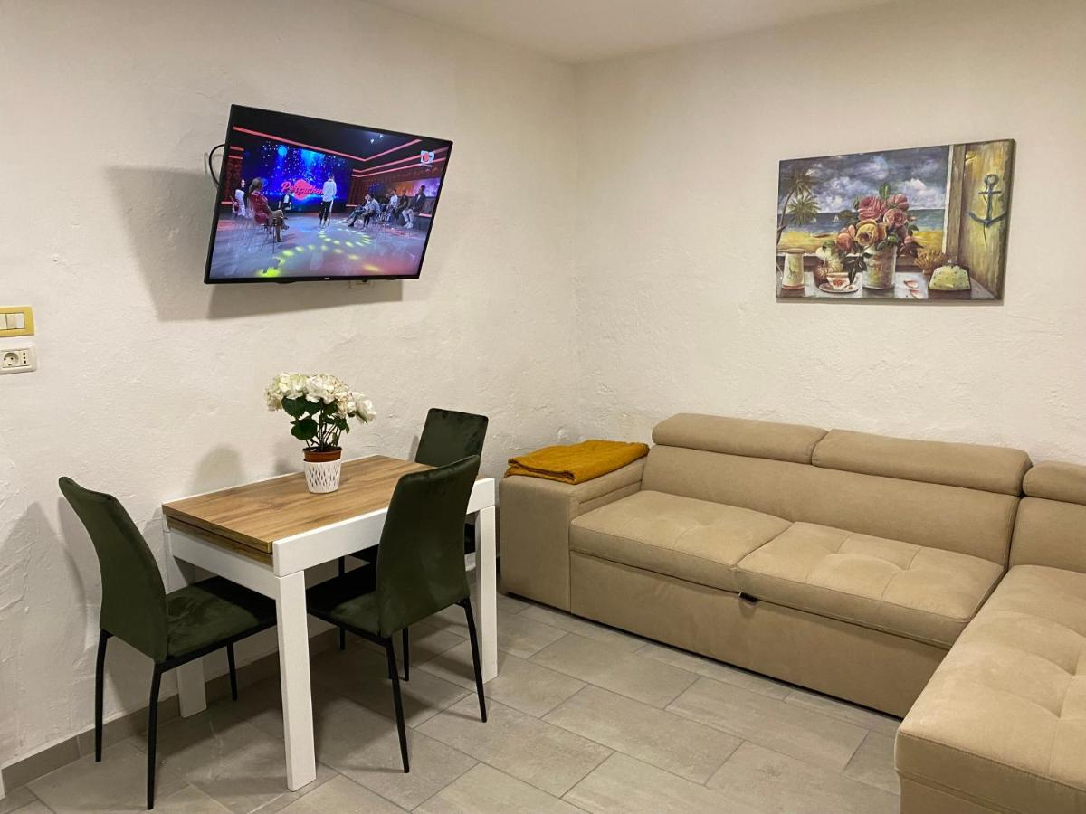 Maison Bellevue - 2 Bdrm Villa In Borsh Beach Ngoại thất bức ảnh