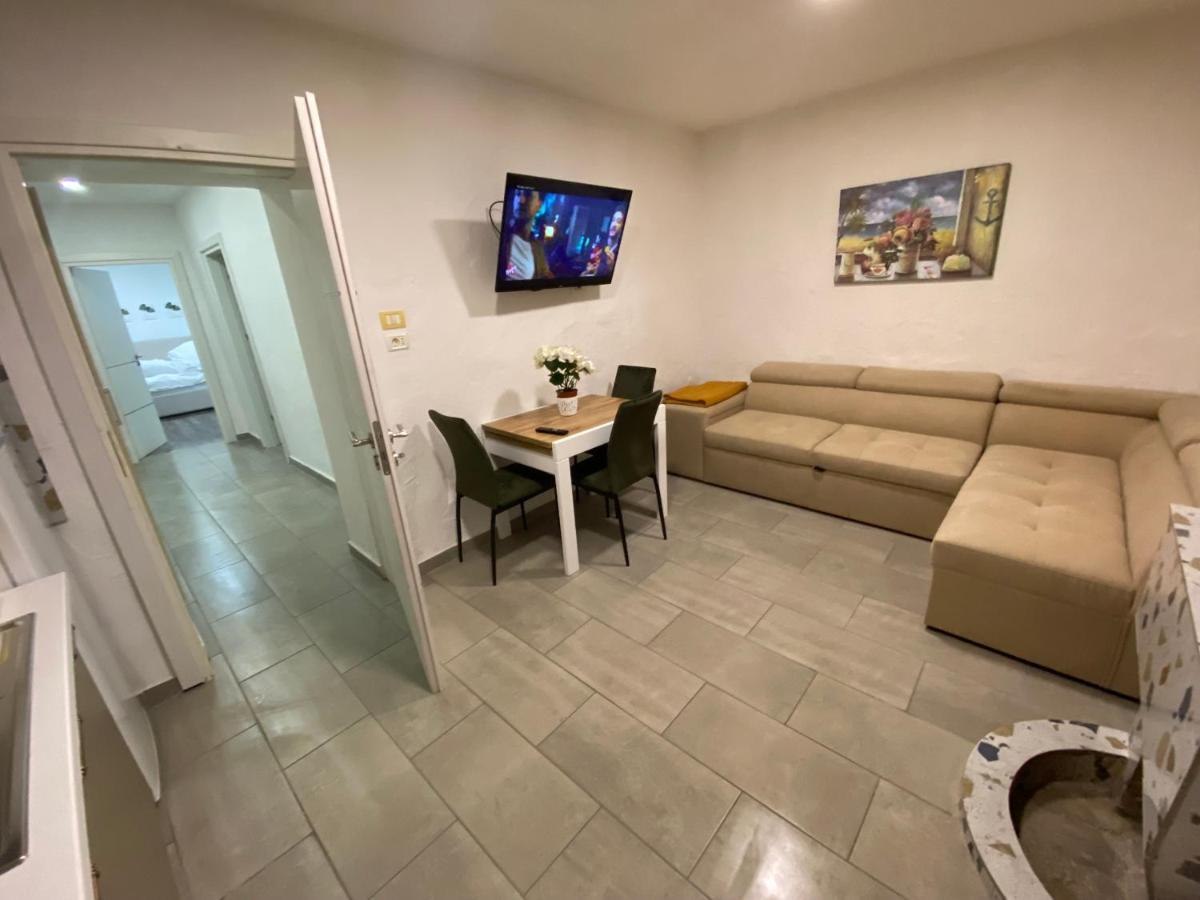 Maison Bellevue - 2 Bdrm Villa In Borsh Beach Ngoại thất bức ảnh